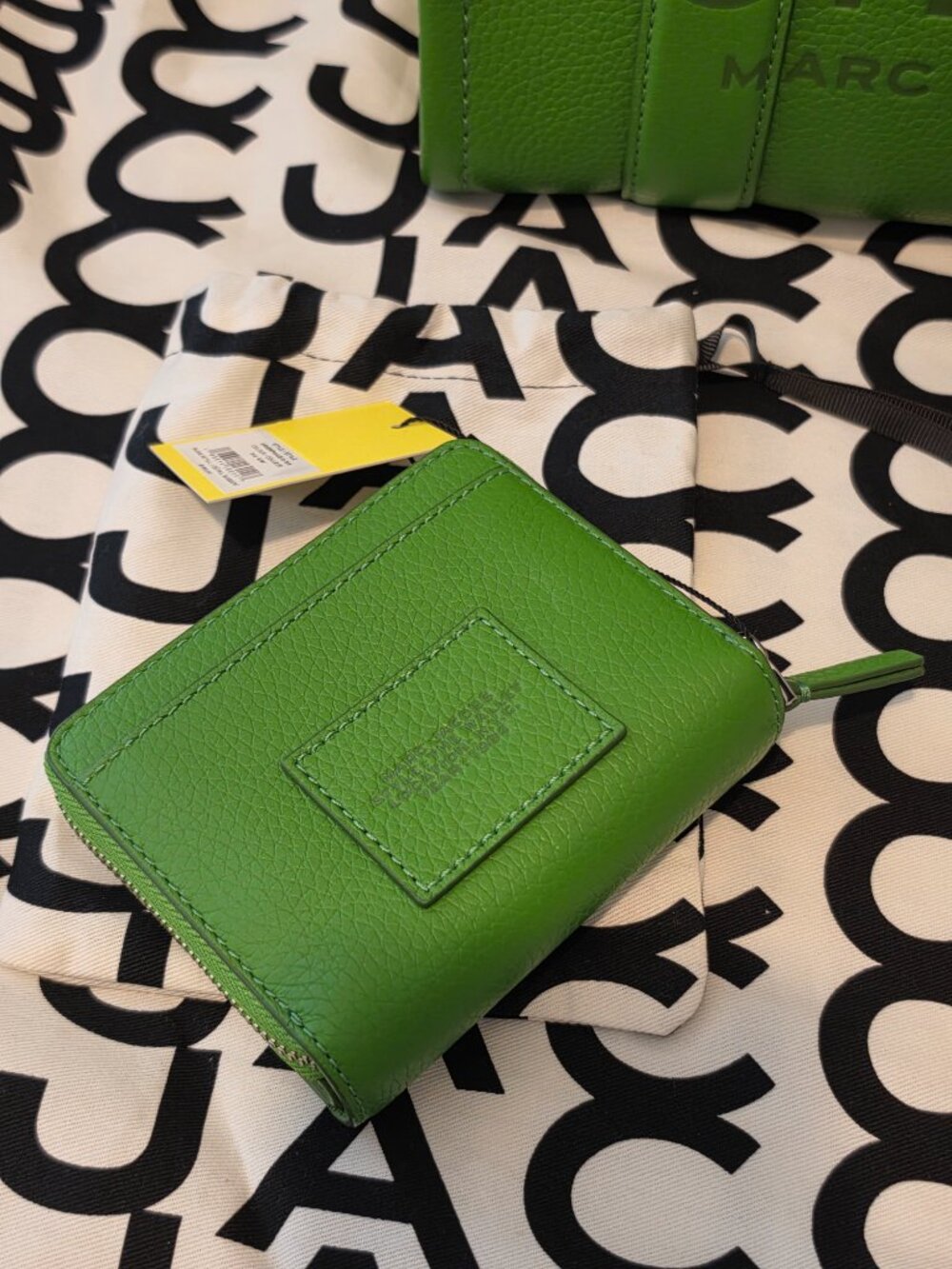 Marc Jacobs Small Leather Green Tote Crossbody w/ Matching Wallet & Tote Charm - Picture 16 of 17
